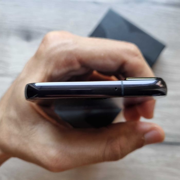 New! Galaxy S22 256GB DUOS Snapdragon 8 Gen 1