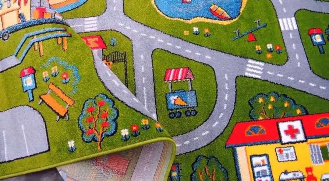 Продам ковёр в детскую,с авто дорогой.Размер133×190