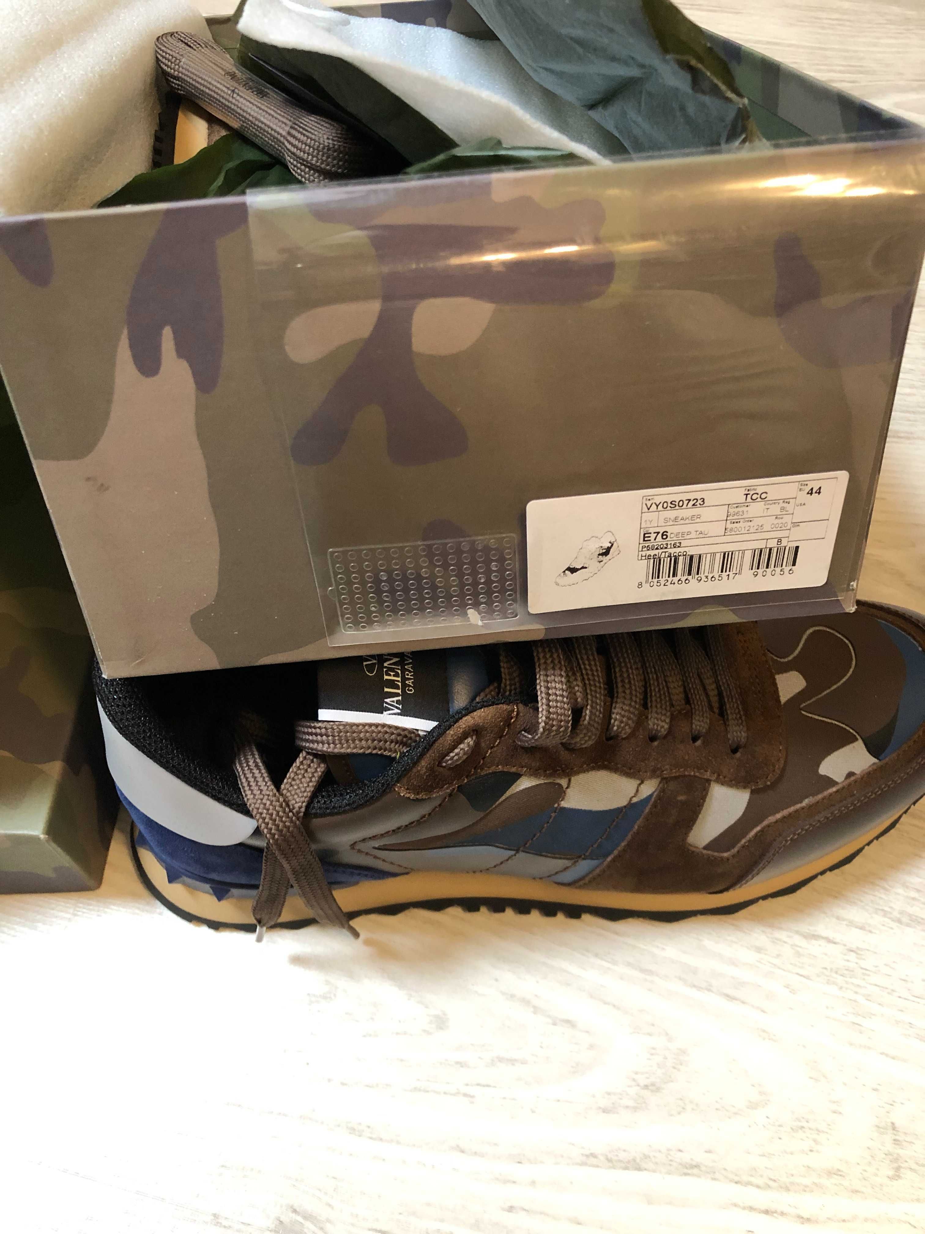 Valentino Garavani sneakers 44 autentici, full box, retail 580 euro