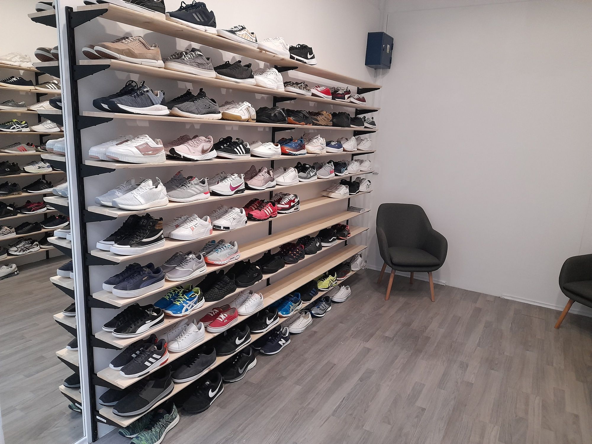 Adidasi Second Hand Brasov Orizont 3000