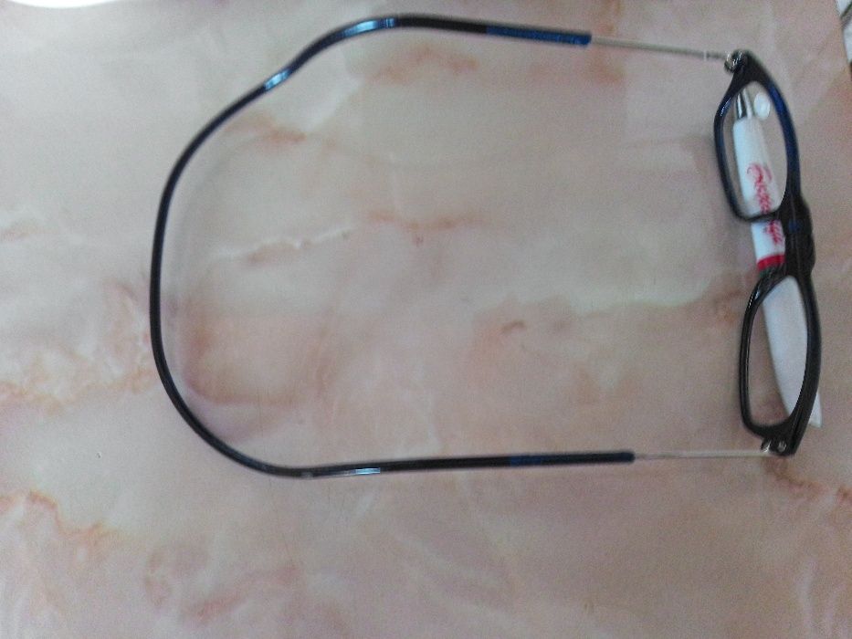 очила с диоптър - магнитни удобни, носят се на врата, шията.
