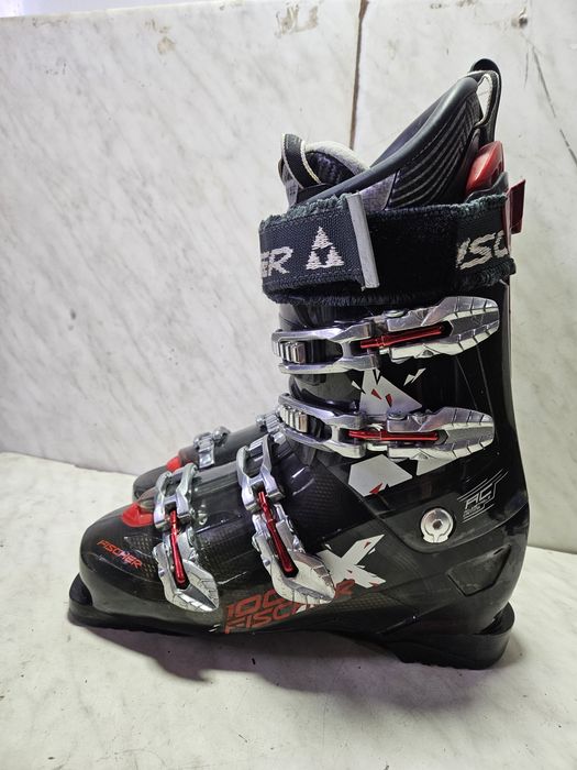 Clapari ski schi  Fischer  mondo  28,5  corespunde mărimii 43-44