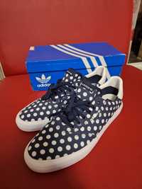 Adidas model deosebit,NOI, mărime 46