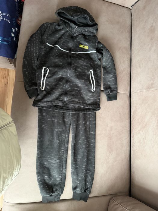 Анцунг за момче, 8-9 години