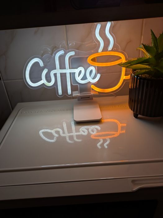 Decorațiune led Coffe 65 lei și Statie meteo wireless 70 lei