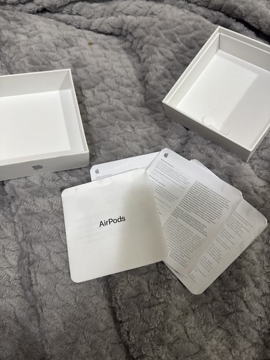 AirPods 2 в перфектно техническо състояние-ОРИГИНАЛНИ