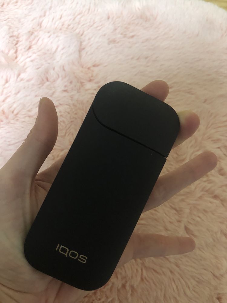 Iqos 2.4 negru-fuchsia