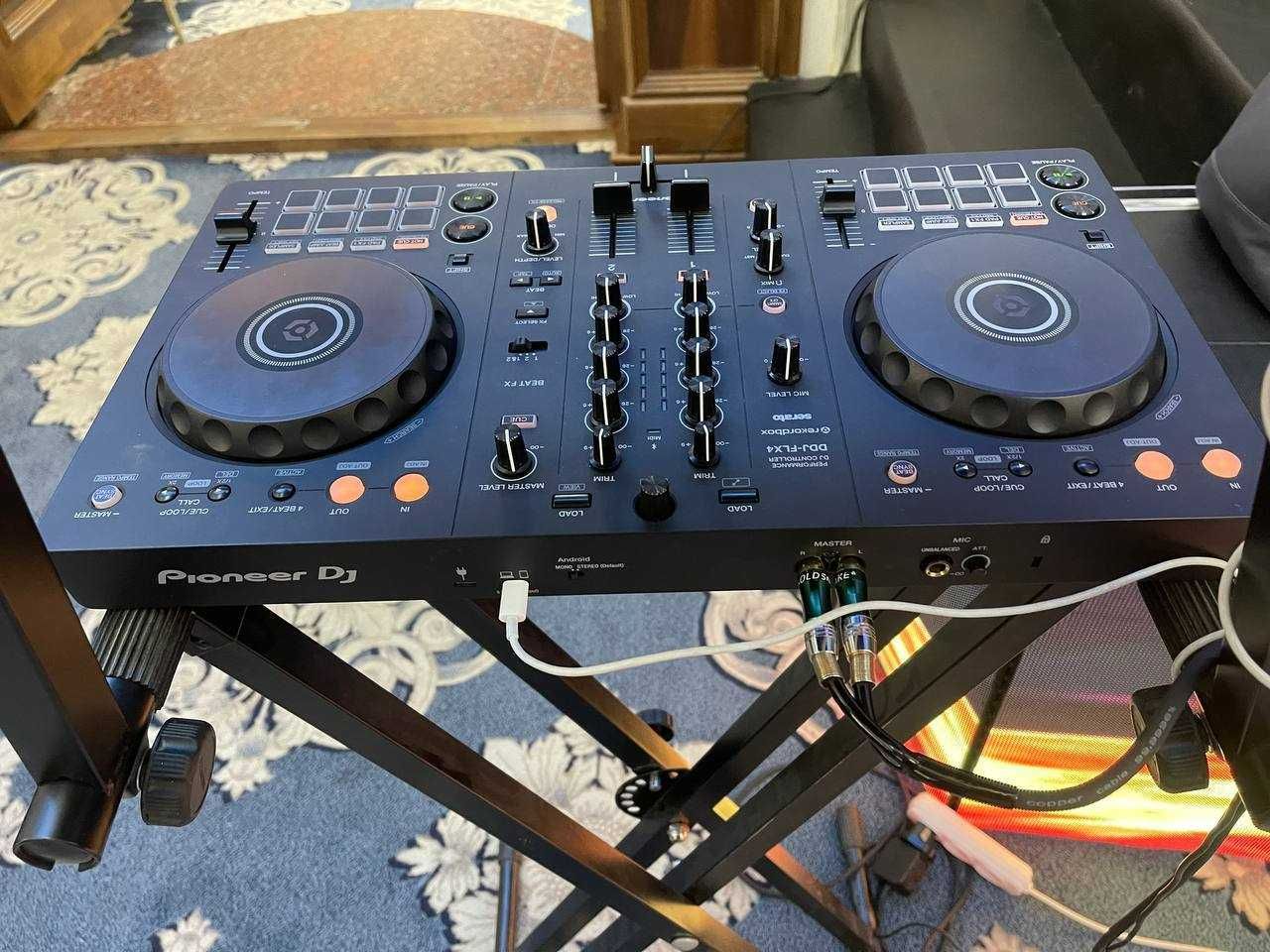 DJ-Контроллер Pioneer DDJ-FLX4