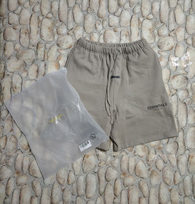 Essentials Shorts khaki