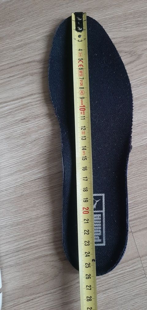 Оригинални обувки на Puma.