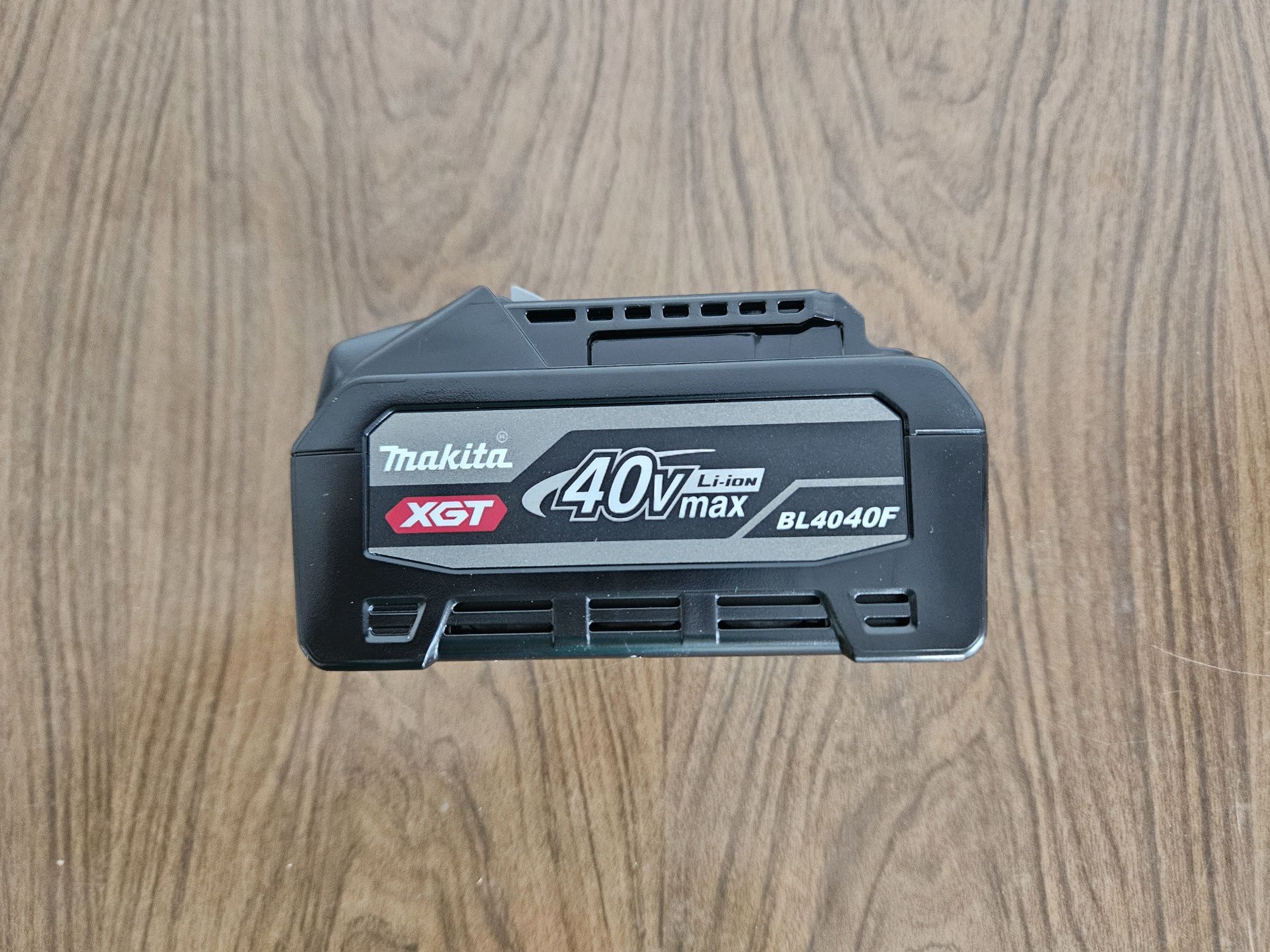 Нова батерия 4Ah Makita 40V