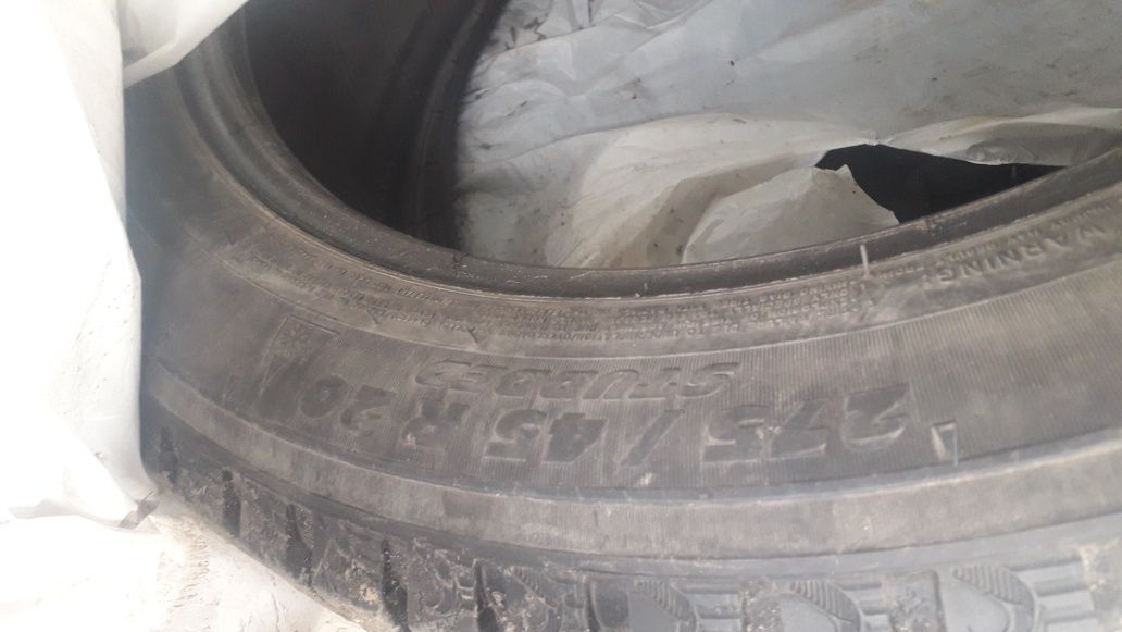 Продам зимнюю резину MICHELIN 275/45R20