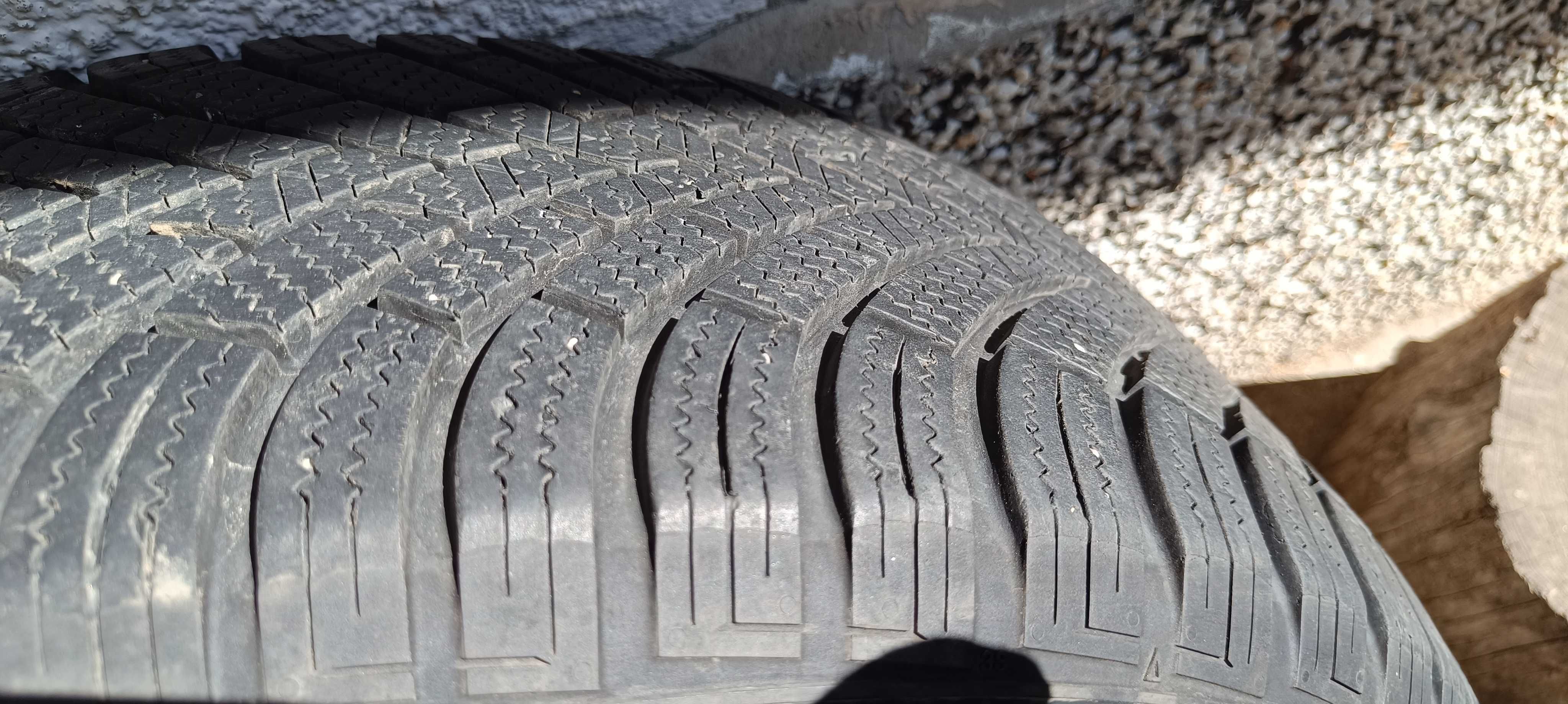 Зимни гуми NEXEN 235/60/16-2бр.