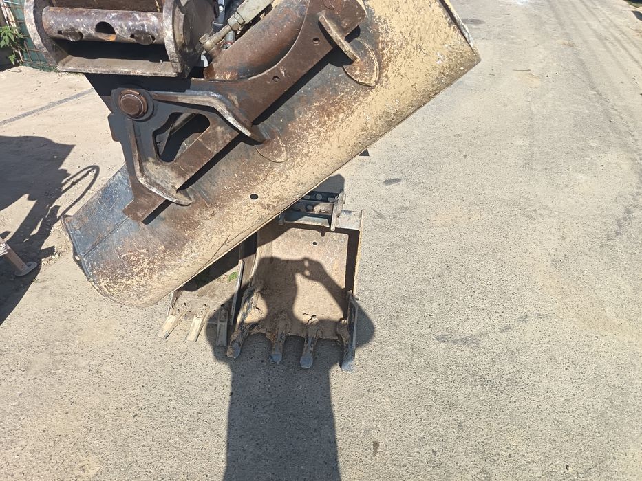 Execut lucrări cu excavator YANMAR 2.4 T an 2021