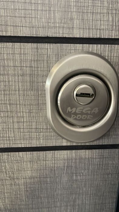 Reparatii uși metalice, termopan  și de interior