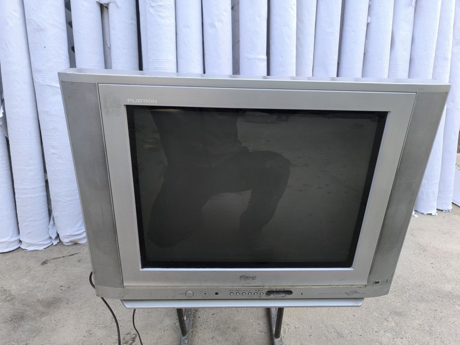 Lg  televizor tuneri xam bor