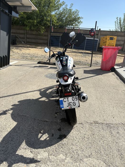 Yamaha xsr 125 (motor identic cu yzf)