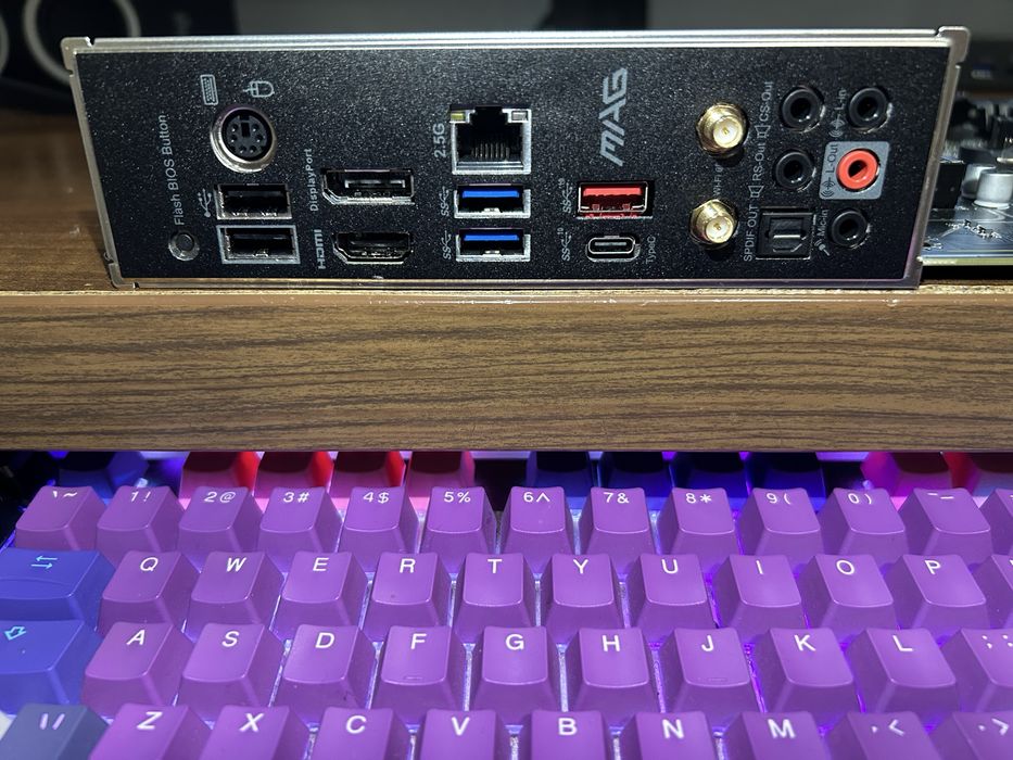 Placa de baza MSI B550 MAG Tomahawk MAX WIFI AM4