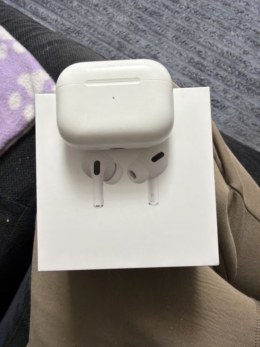 Airpods pro 2 iesite din garantie pe 25.09.2025