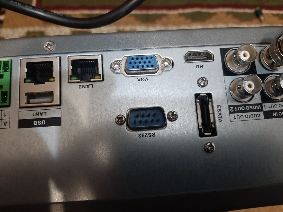 Server și 3 camere video second-hand