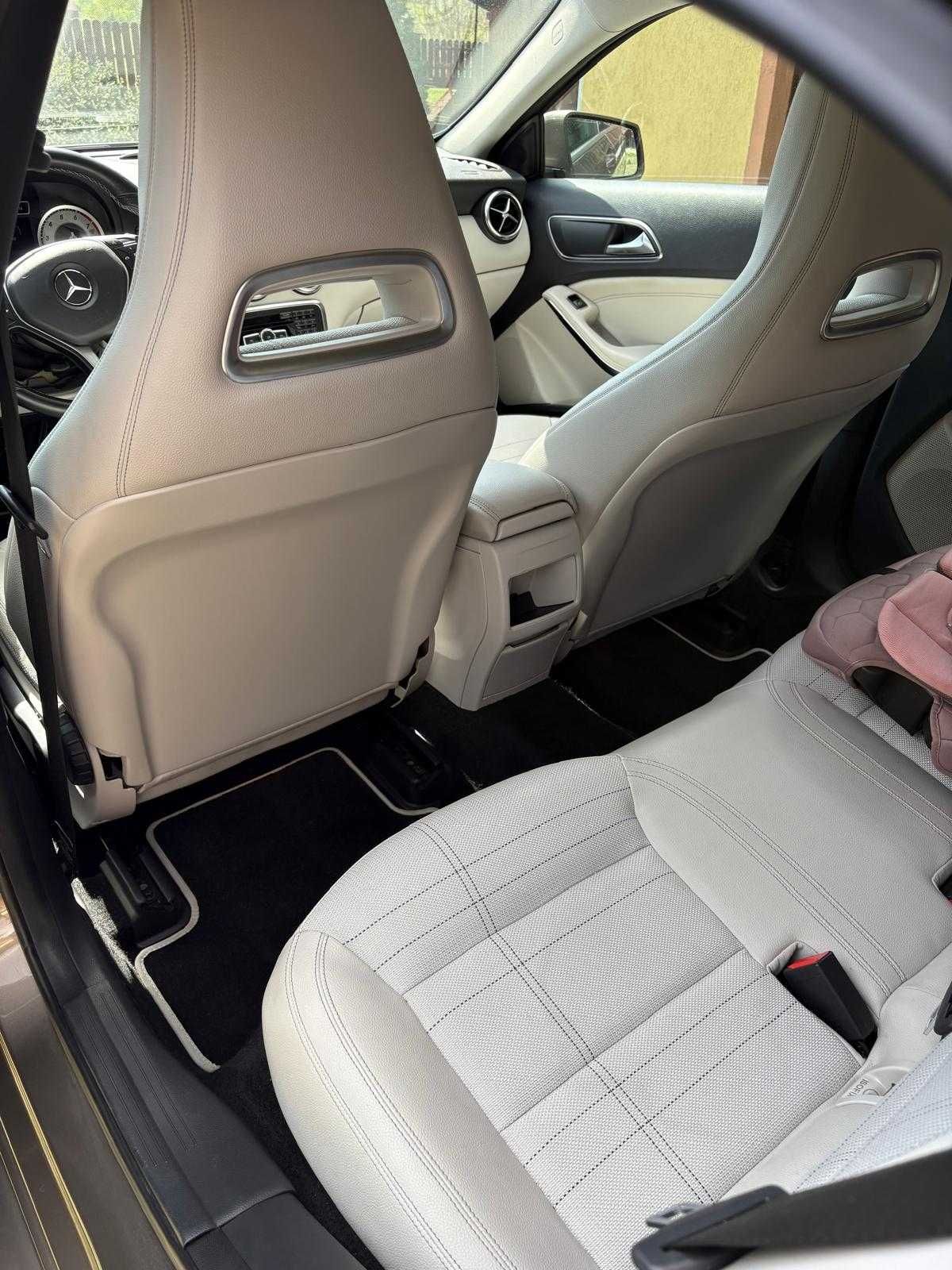 Mercedes-Benz A180