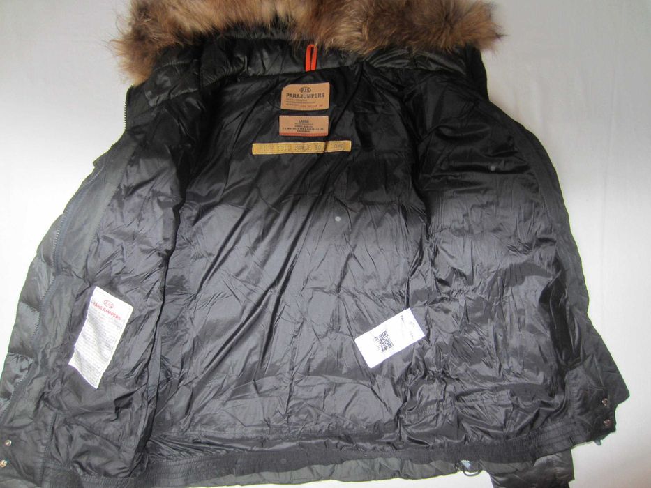 Geaca dama Parajumpers, masura L,umplutura puf, gluga ,stare f.buna
