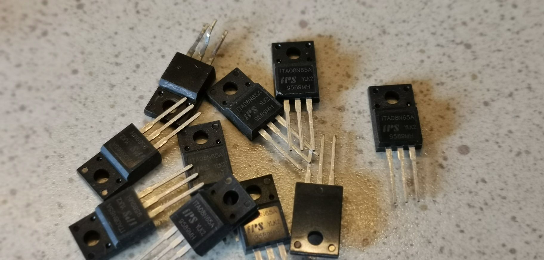 Tranzistori mosfet ITA08N65A