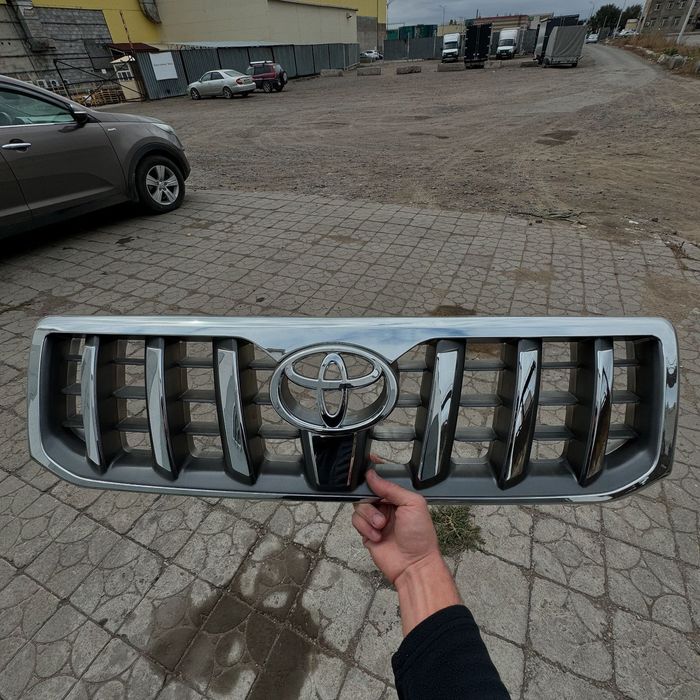 Решетка радиатора Тойота Прадо 120 gx470