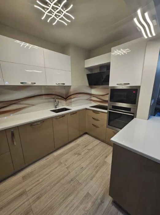 Дава се под наем Тристаен апартамент в Пловдив, Младежки Хълм - 86 кв.м за 850 € - Снимка #3