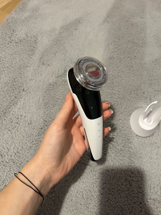 Dispozitiv masaj facial Ems