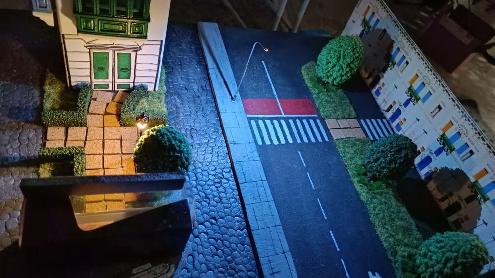 Diorama tip Vitrina cu protectie la praf pentru macheta