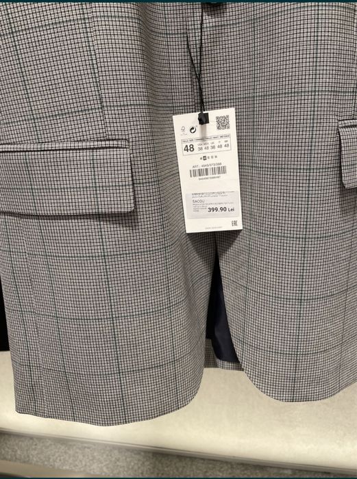 Vand Costum Impecabil