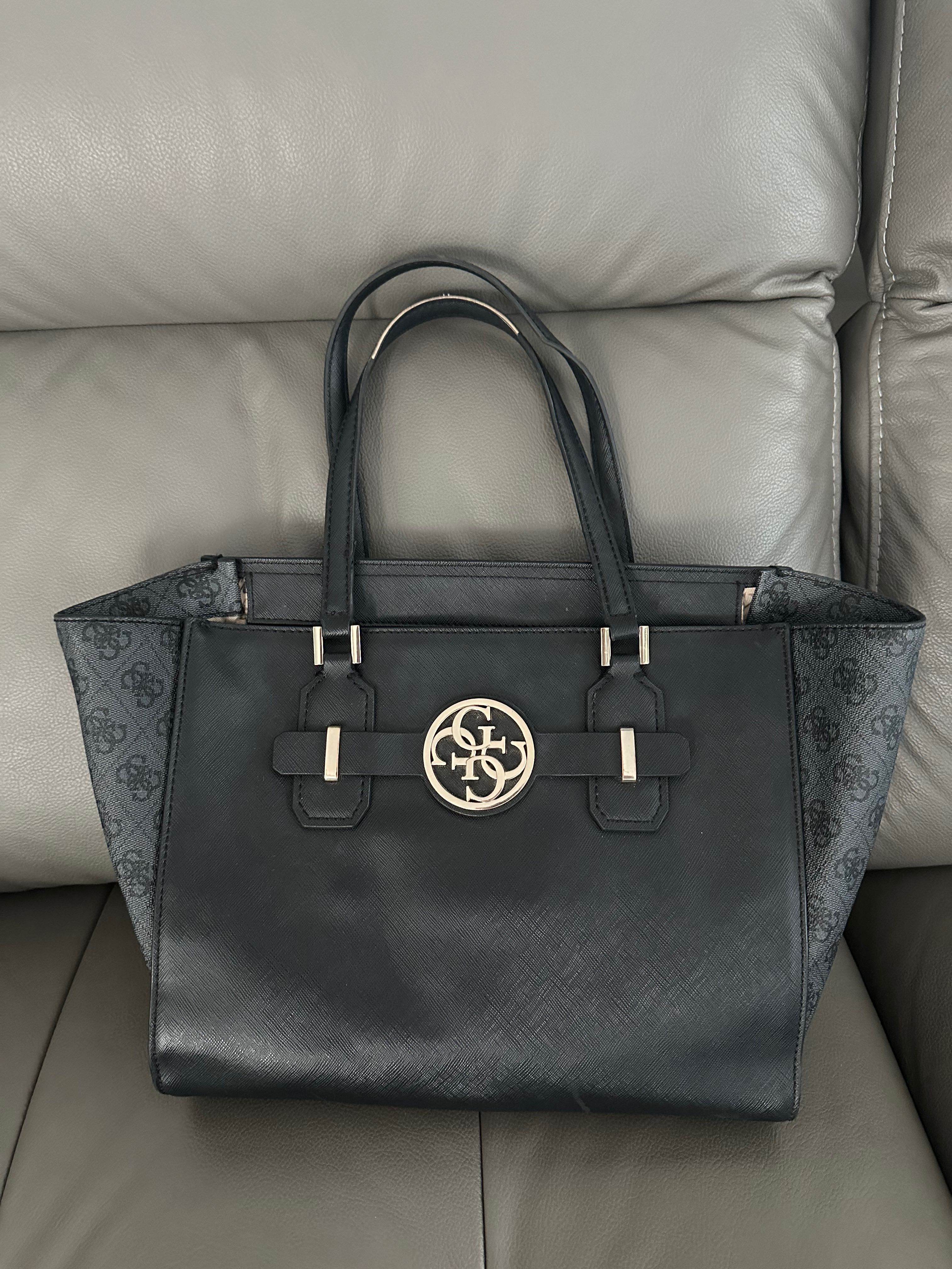 Черна чанта GUESS