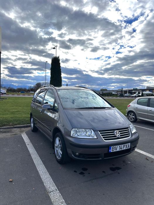 Vând Volkswagen Sharan