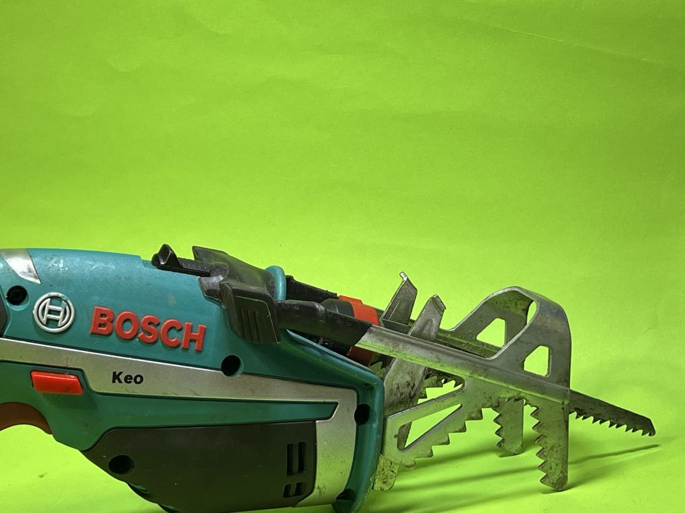 Bosch Резачка за клони на батерия .