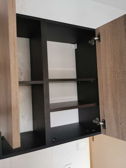 Комплект кухненски шкафове + пералня Beko + хладилник Liebherr