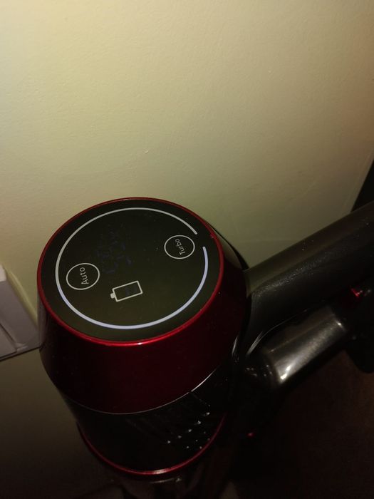 Aspirator Myria vertical cumparat de 3 luni ,folosit puțin