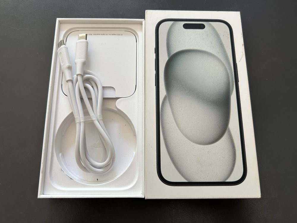 Продавам Apple iPhone 15 256GB