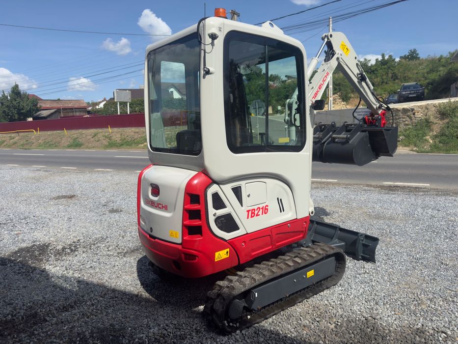 Mini Excavator Takeuchi TB216 cu 3 cupe, an 2019