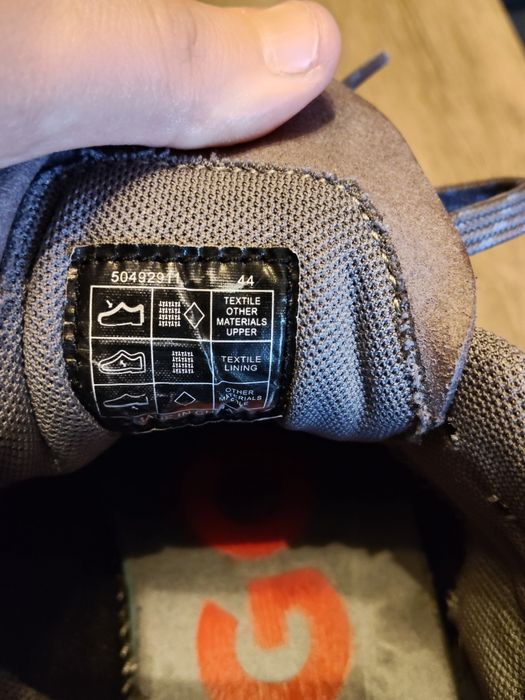 HUGO маратонки 44номер