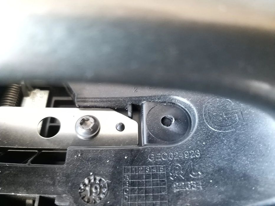 Maner usa stanga spate peugeot 5008 2 geo024923