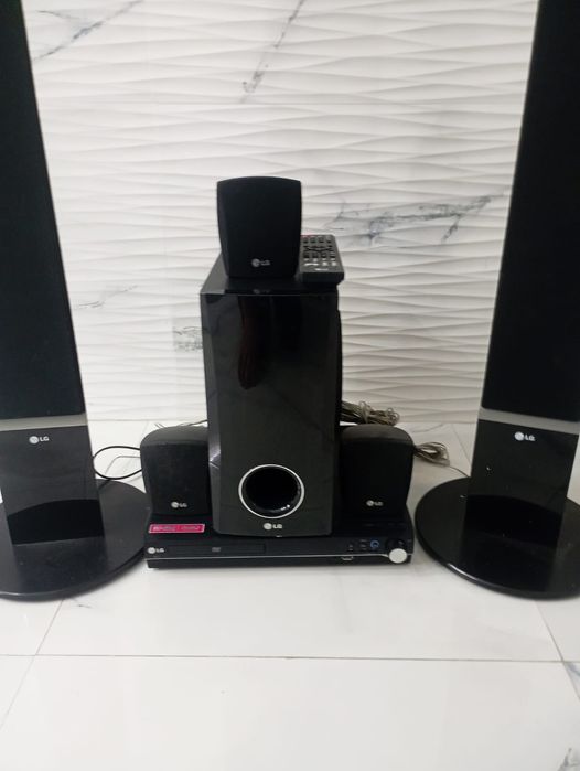 Home Theatre LG HT303PD,  dvd sound bar 7.1 perfect functional