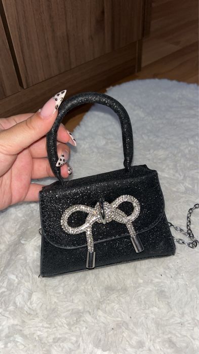 Малка сладурска чантичка