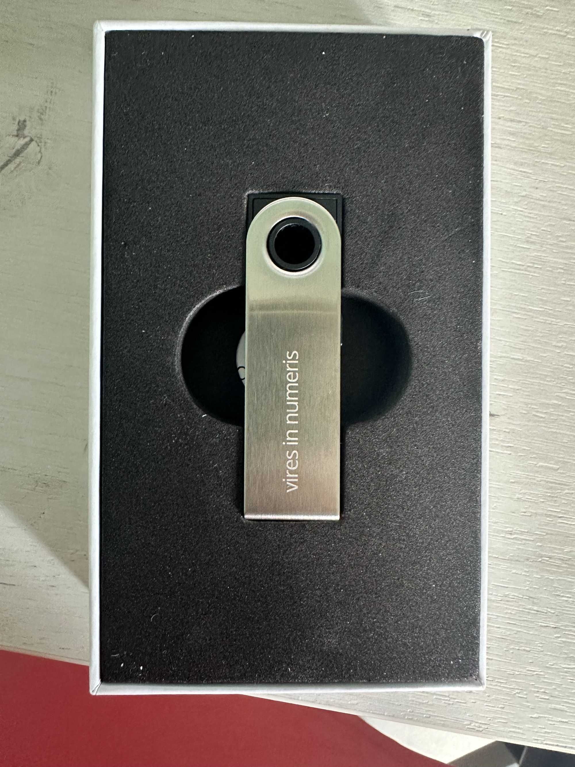 Хардуерен портфейл за криптовалути Ledger Nano S