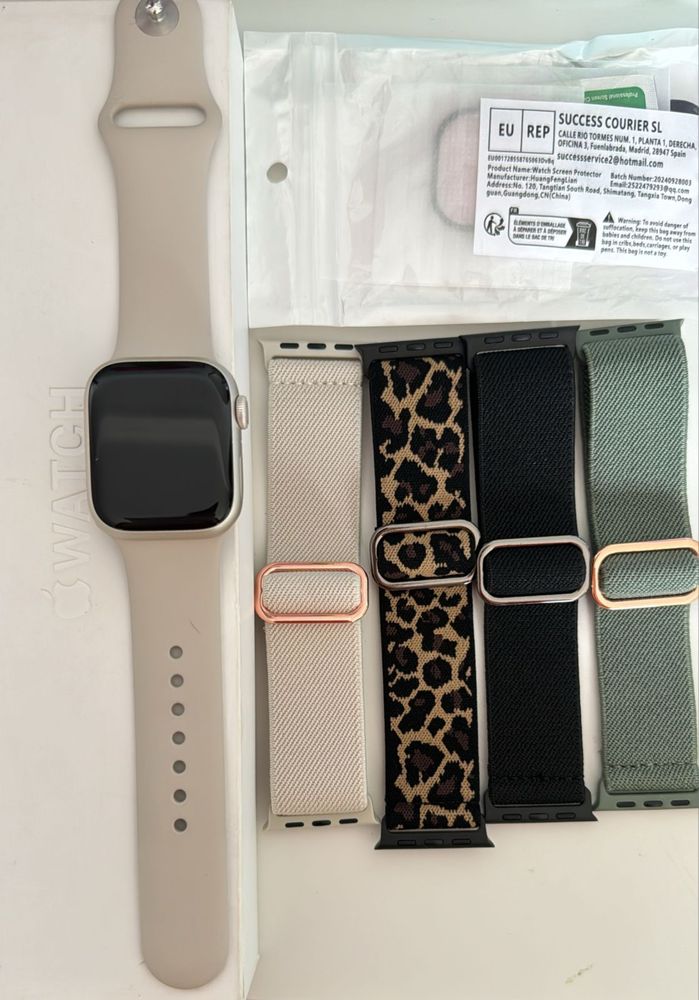 Продается *Apple Watch 9*.