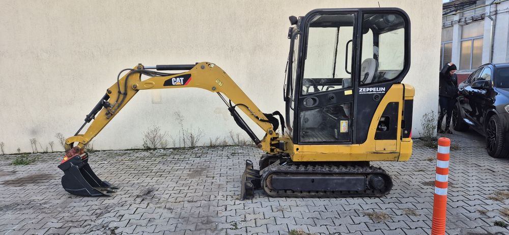 Miniexcavator CAT 301.8C (14800 e + TVA)