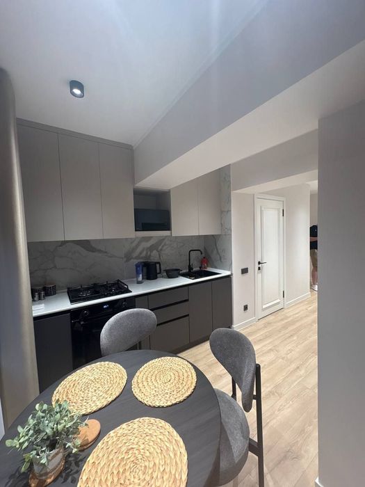 Аренда 3/3/7. Метро космонавтов