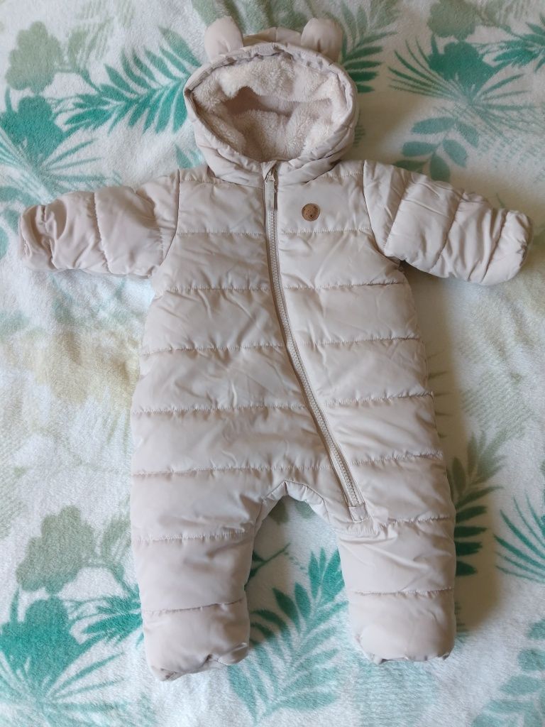Vând combinezon de iarna 62,H&M,potrivit până la 74.