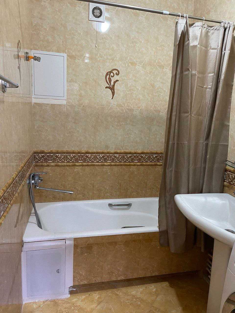 Sebzor 3 xona 1-qavat kvartira shoshilinch sotiladi!Mebel + texnika