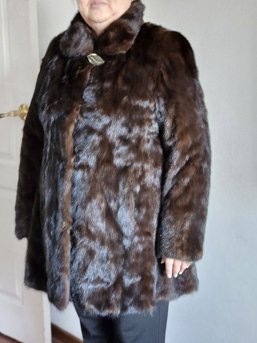 Продам норковую шубу выше колени, состояние отличное